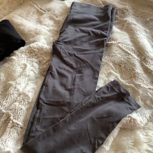 Aventura Dark Gray Leggings
